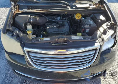 2016 Chrysler Town & Country Touring z USA, uszkodzony, nr VIN 2C4RC1BG9GR287787